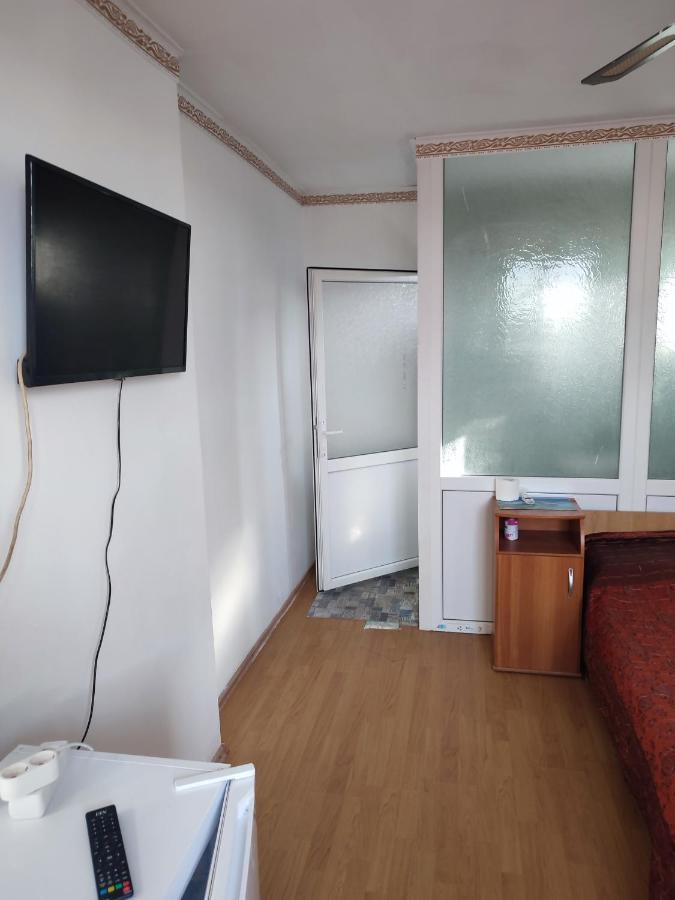 Hostel Emy Camere Cu Baie Proprie Aproape De Plaja 3 Papuci Konstanca Kültér fotó